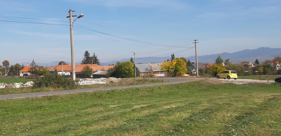 Vand teren la Subpadure la 150 m de scoala