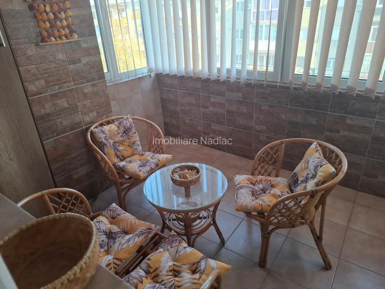 Apartament 4 camere  decomandate cu vedere pe doua parti in Nadlac - 8