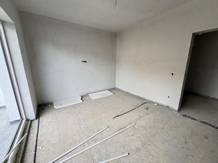 Casa tip duplex, 120 mp, 4 camere, teren liber 250 mp, Dezmir