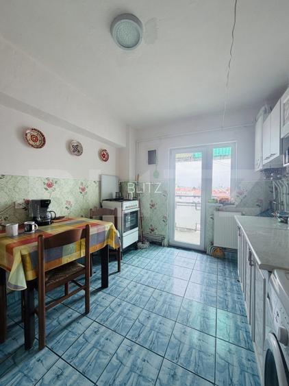 Apartament cu 4 camere, Campia Turzii, zona Centrala