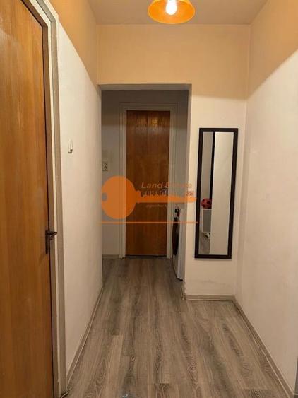 Apartament cu 3 camere zona Tineretului