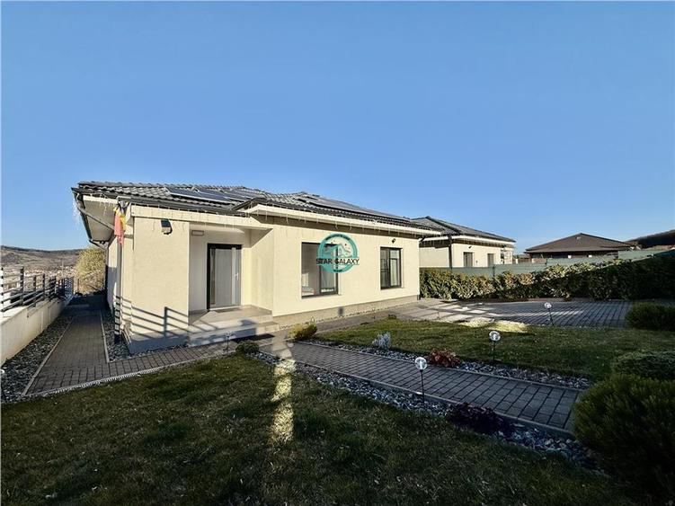 Casa cu 4 camere de vanzare, 120 mp utili si 550 mp teren in Corunca