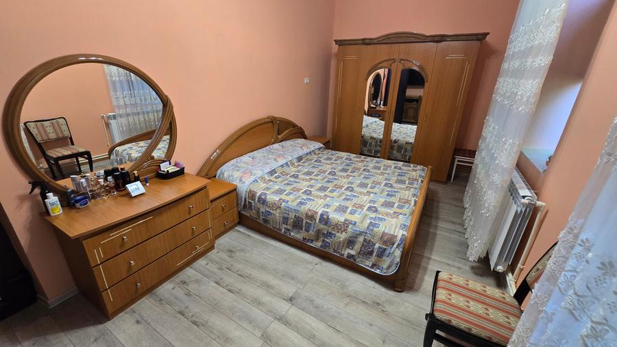 Casa tip conac, de vanzare, central Odobesti