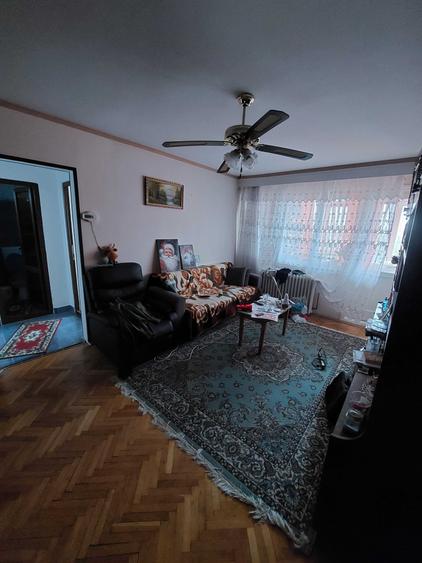 Apartament 2 camere, Podu Ros, etaj intermediar! FARA RISC
