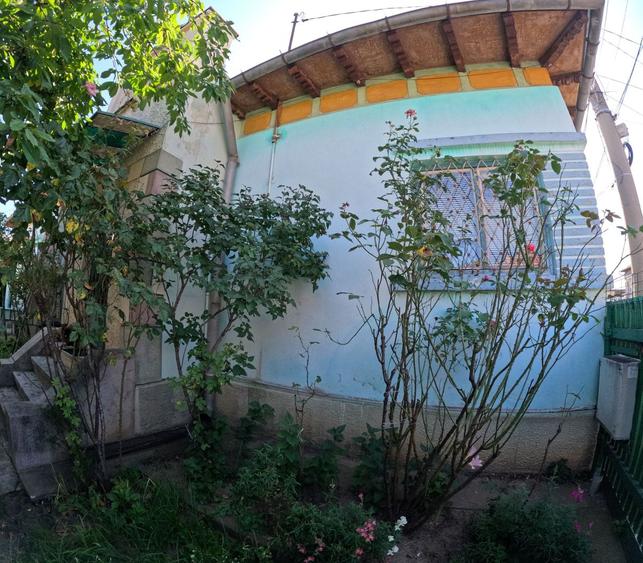 Casă cu Potențial Mare | 80 mp Construiți + 100 mp Teren | Dublu Acces