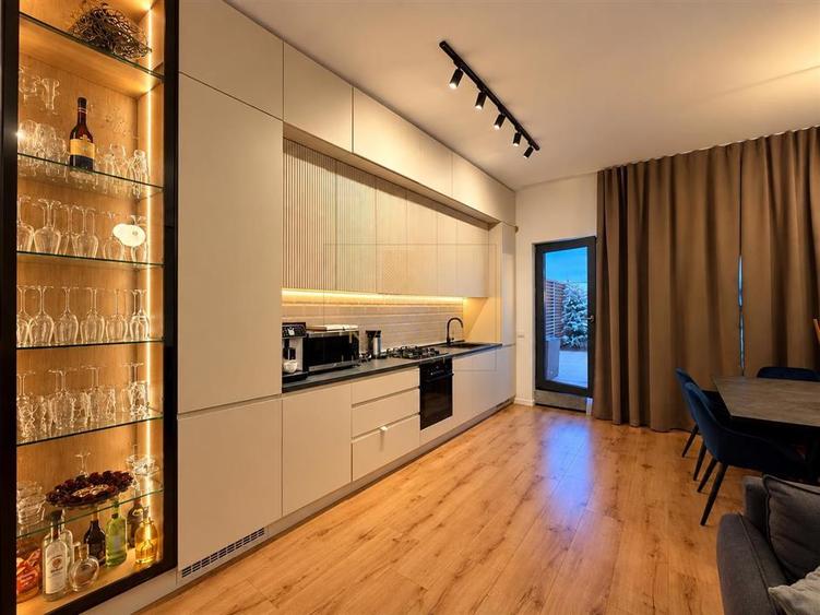 APARTAMENT TIP PENTHOUSE | 3 CAMERE + TERASA SPECTACULOASA DE 50 MP