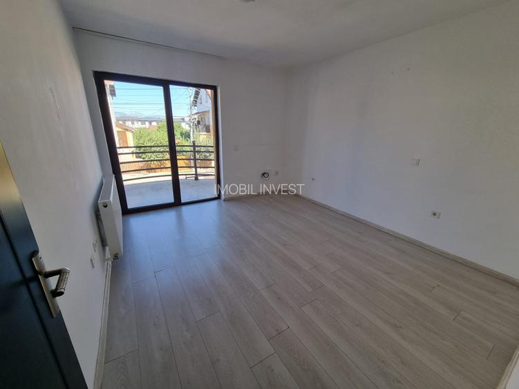 Casă înșiruită de închiriat | 3 dormitoare | Terasă 16 mp | 600 € - 6