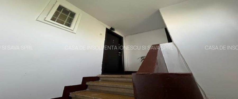 APARTAMENT 3 CAMERE vanzare prin LICITATIE PUBLICA - RISC SEISMIC U3 - 2