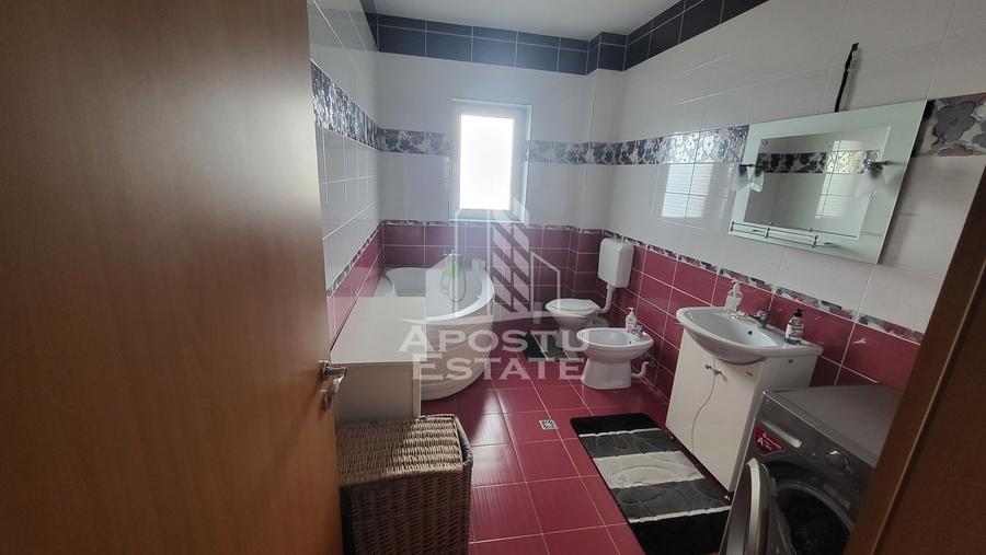 Casa individuala cu 7 camere si garaj,Dumbravita