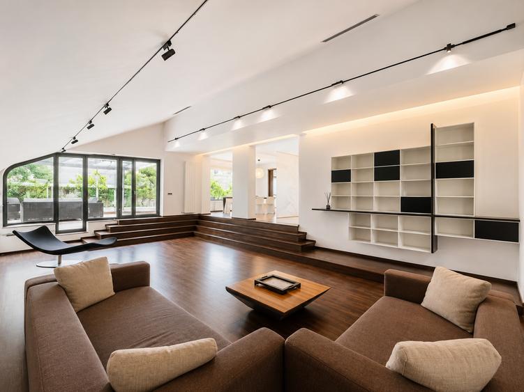 Vila eleganta 360 mp, P+1, teren generos, jacuzzi și garaj – complex exclusivist