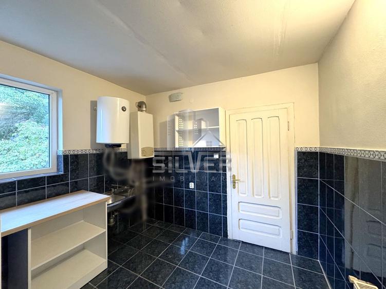 Apartament peste garaj/terasa/curte/parcari.