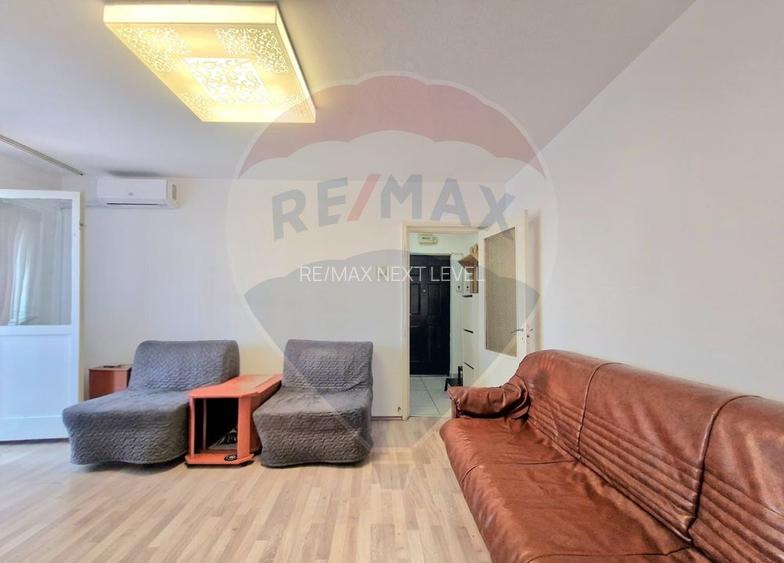 Apartament cu 2 camere de vânzare, strada Milcov - 12