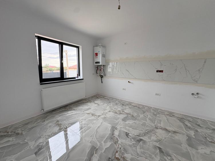 Casa la sol 3 camere,  in spate la Penny, Valu lui Traian,