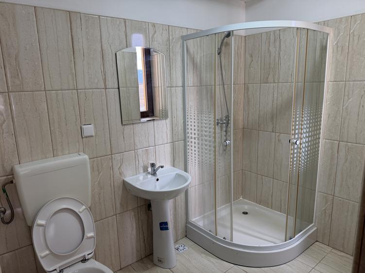 Ap 2 camere  2 baii  cu doua dormitoare matrimoniale