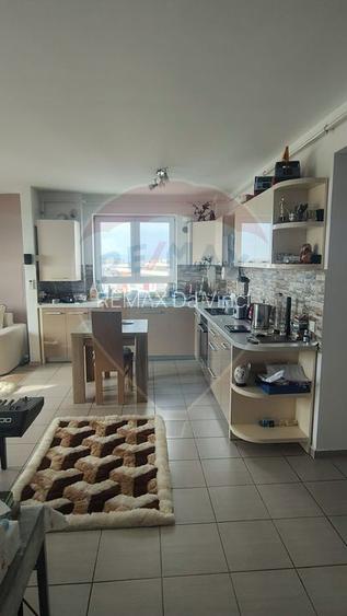 Apartament cu 3 camere de vânzare în Avangarden 3 - 3