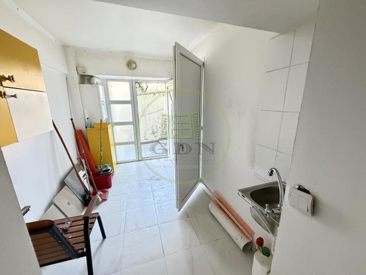 Spatiu comercial, 65.3 mp, Central, zona KFC