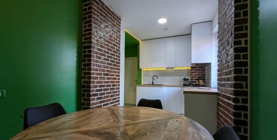 P-ta Romana 2 camere renovat cu centrala imobil si prox. metrou