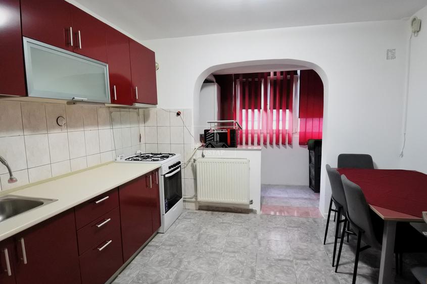 Închiriere apartament 3 camere-strada 22 Decembrie-etaj 1-decomandat