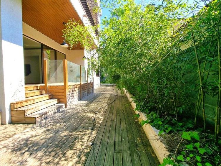 Apartament 4 camere cu tereasa de 160 mp