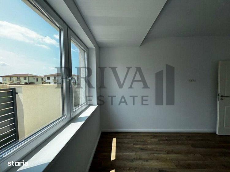 1/2 Duplex 124 mp utili + 330 curte. Dormitor parter,Bucatarie închisă