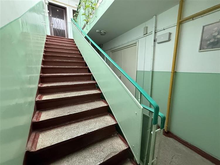Apartament de vanzare 3 camere etaj 3/ 4, Astra, Brasov