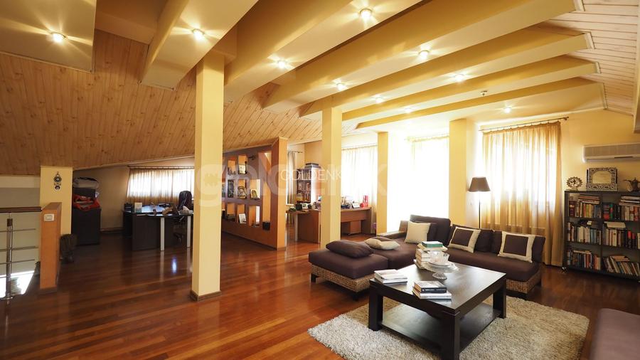 Vila cu 9 camere, 5 bai | D+P+1+M | 416mp teren - 22