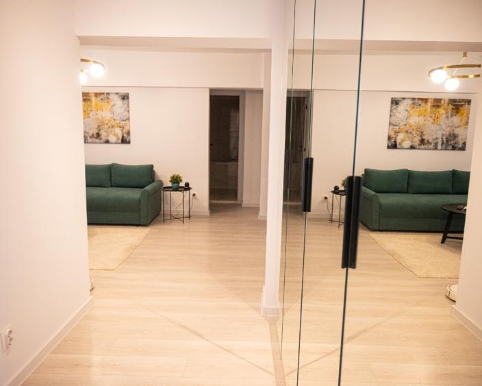 Proprietar vand apartament 3 camere calea 13 Septembrie, renovat,mobilat,utilat