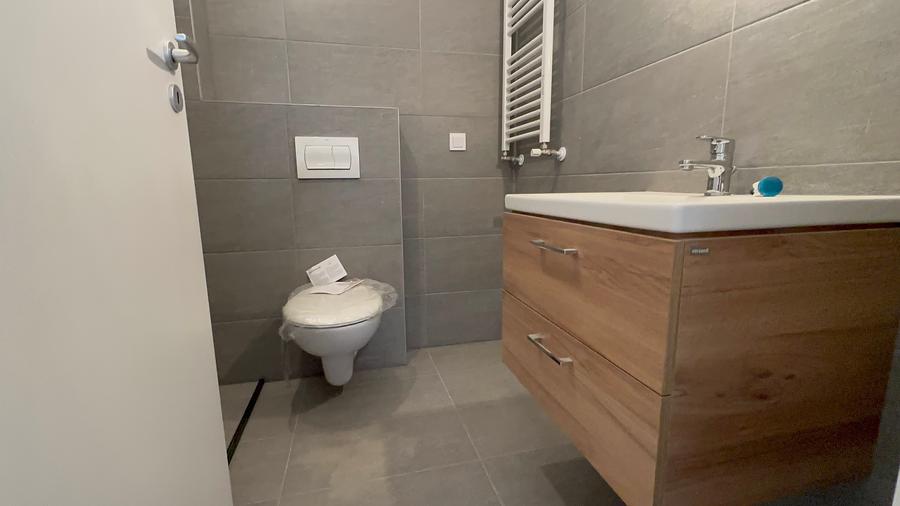 Apartament 4 camere 78 mp utili D-na Stanca Selimbar-Mall