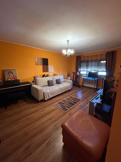 3 CAMERE DECOMANDATE - FAR