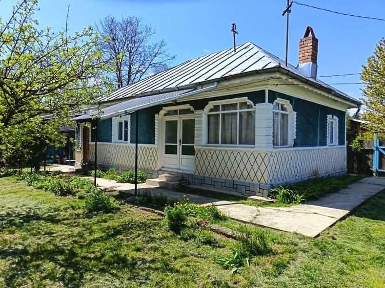 Casa de vanzare in Zanesti, Neamt - 4 camere, curte 2000 mp, direct proprietar