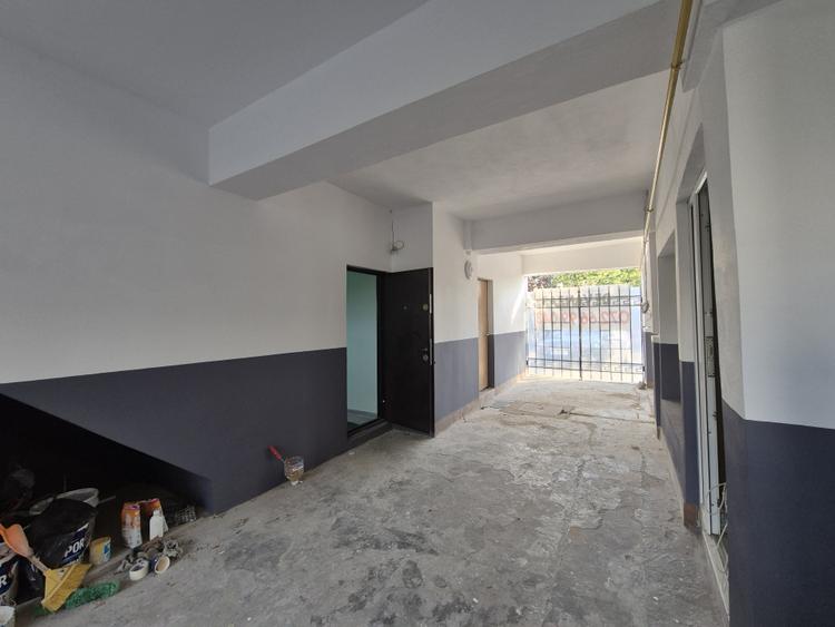 Casă de vânzare în Alexandria – Central, 7 camere, 4 spații comerciale, renovată