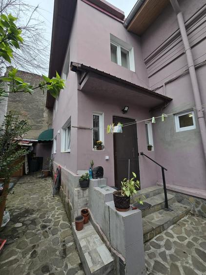Studio in vilă in zona Libertatii-Piata Regina Maria-Gramont, curte comuna!