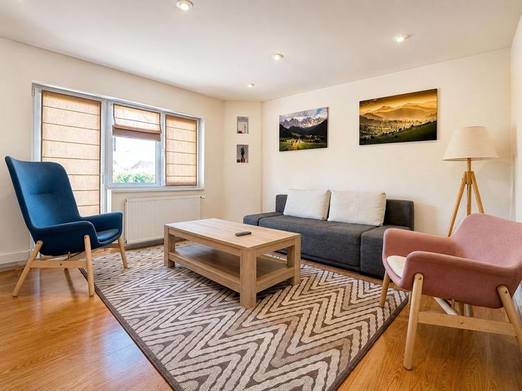 Apartament 4 camere decomandat, 2 băi, 2 balcoane