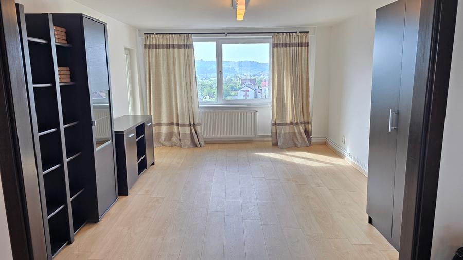 Vand apartament cu 3 camere decomandat, zona Dorobanti, suprafata utila 74 mp