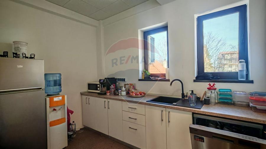 Cladire de birouri de 943.29mp de vânzare în zona Hipodrom 1