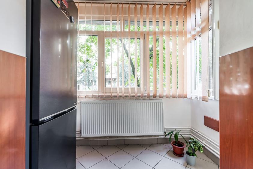 Apartament 4 camere la parter, acces direct din stradă in Micalaca