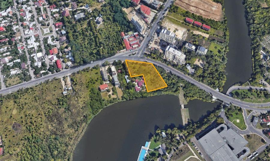 TEREN INTRAVILAN CU IESIRE LA LAC– OPORTUNITATE UNICA IN ZONA