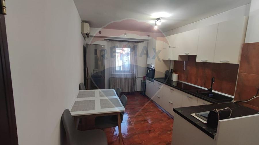 Apartament 3 camere de vanzare zona Calea Aradului