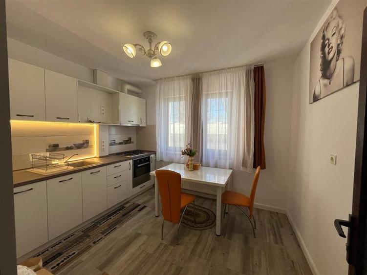 Lugoj, Vila P+2E+M , 656 Mp., Construiti, Posibilitate De Investitie, Zona 0