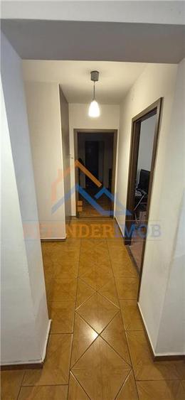 Apartament de vanzare cu 3 camere, zona 1 Decembrie 1918