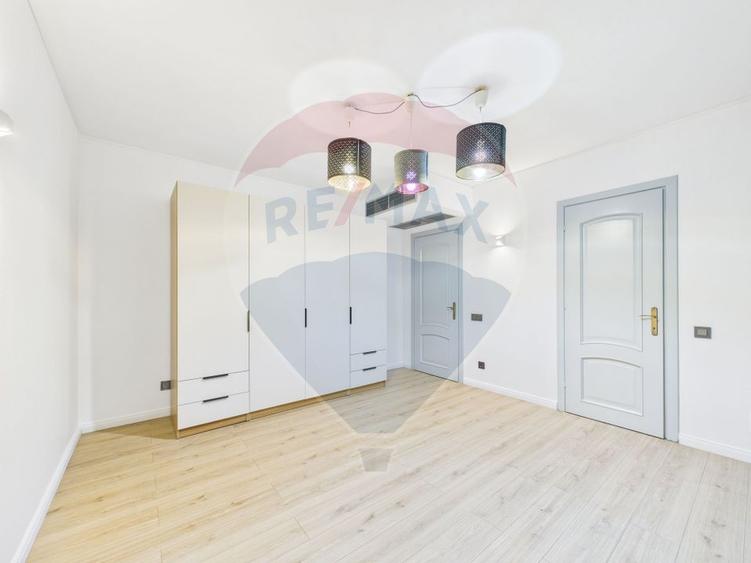 Casă / Vilă Pipera  cu 7 camere de închiriat