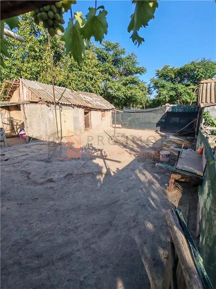 Casa tip parter + teren zona Maxenu