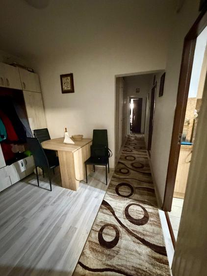 Apartament 3 camere, renovat complet, curte, zona Cloșca 98.700 E