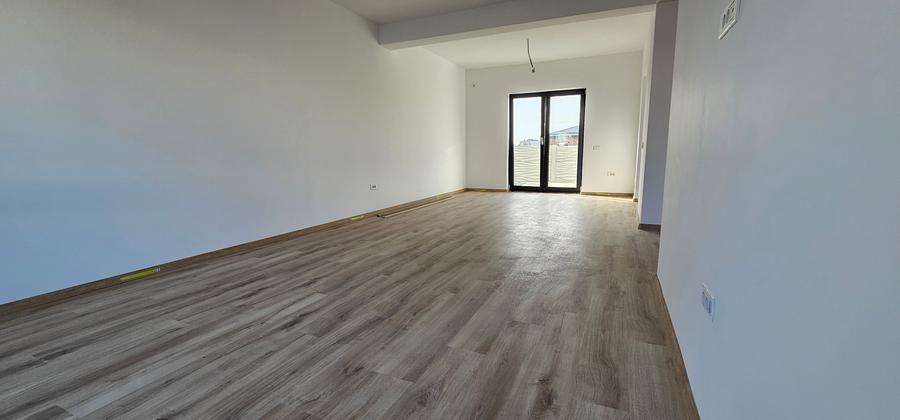 Casa 4 amere,la intrare in comuna