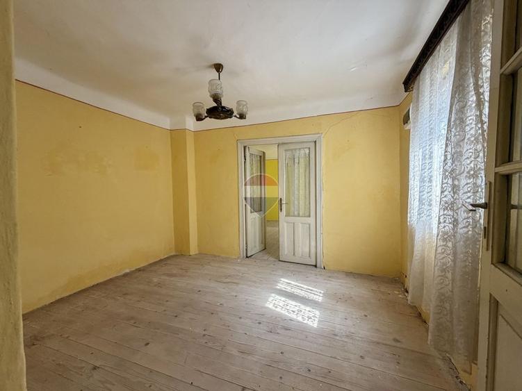 Casă cu teren 251 mp – zona Andronache, Strada Mențiunii