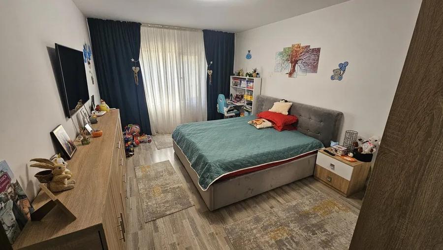 Apartament 2 camere, decomandat, -