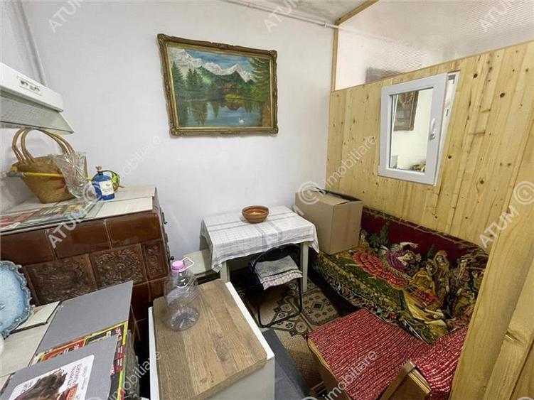 Apartament 2 camere balcon garaj curte libera zona ultracentrala Sibiu