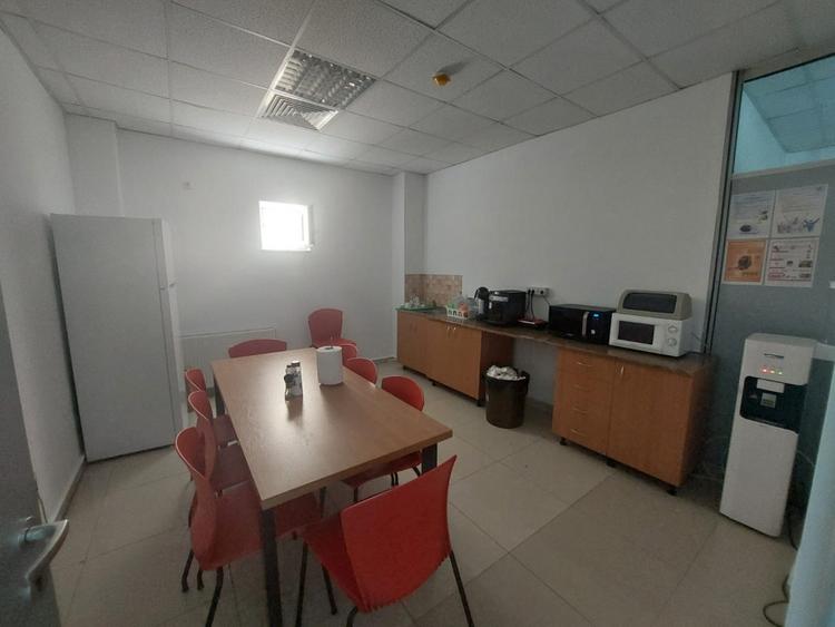 Delfinariu-bd. Mamaia, spatiu birouri, 120 mp., openspace