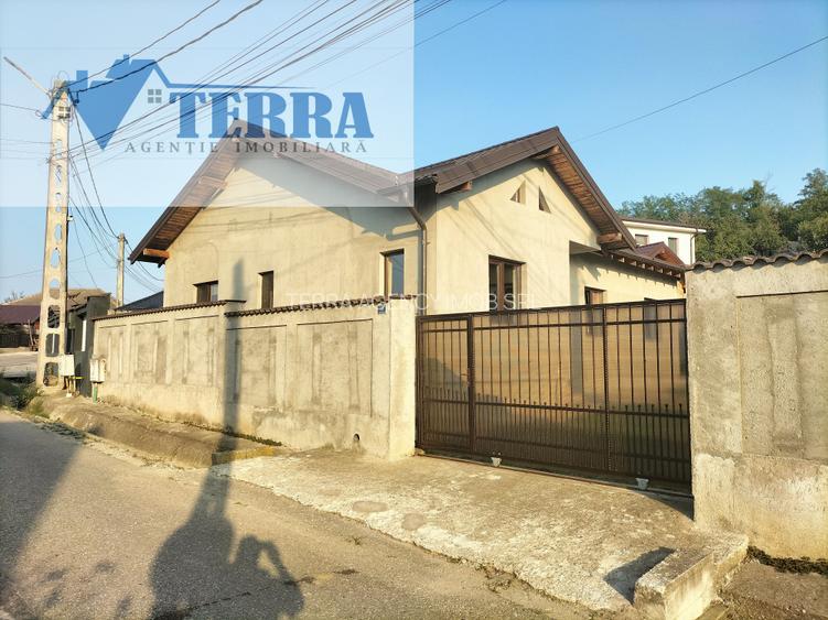 Casă Mioveni, 4 camere, teren 1.225 mp, toate utili