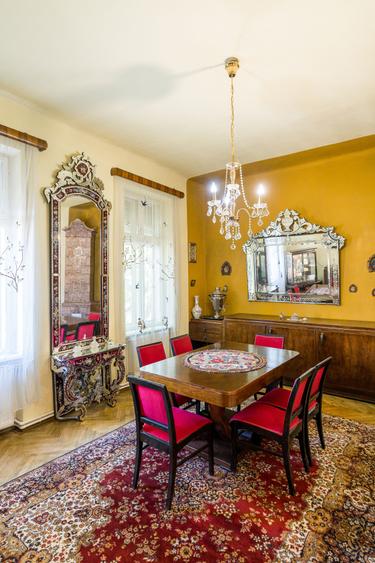 Crisului, casa boiereasca si teren de 800 mp